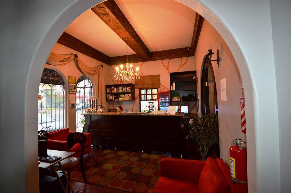 Casa Colon * San José